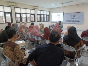 Tadris Kimia UIN Siber Syekh Nurjati Cirebon dan MGMP Kimia Kabupaten Cirebon Gelar Kuliah Umum Upgrading Guru Kimia: Tes Kemampuan Akademik (TKA)