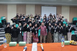Study Chemistry Himpunan Mahasiswa Kimia (HIMAKIM)